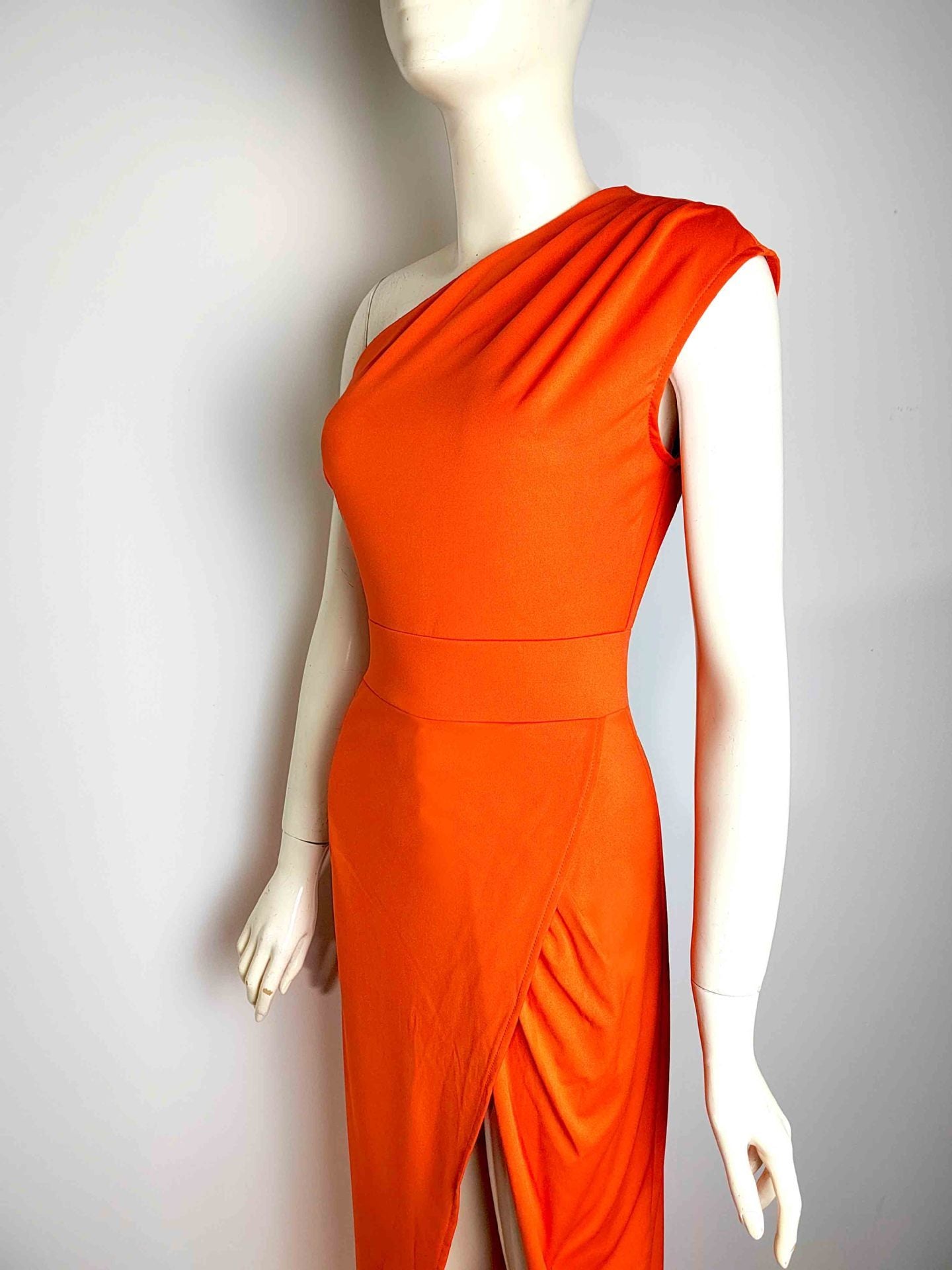 Robe une épaule taille haute fendu.Elégante Tempérament