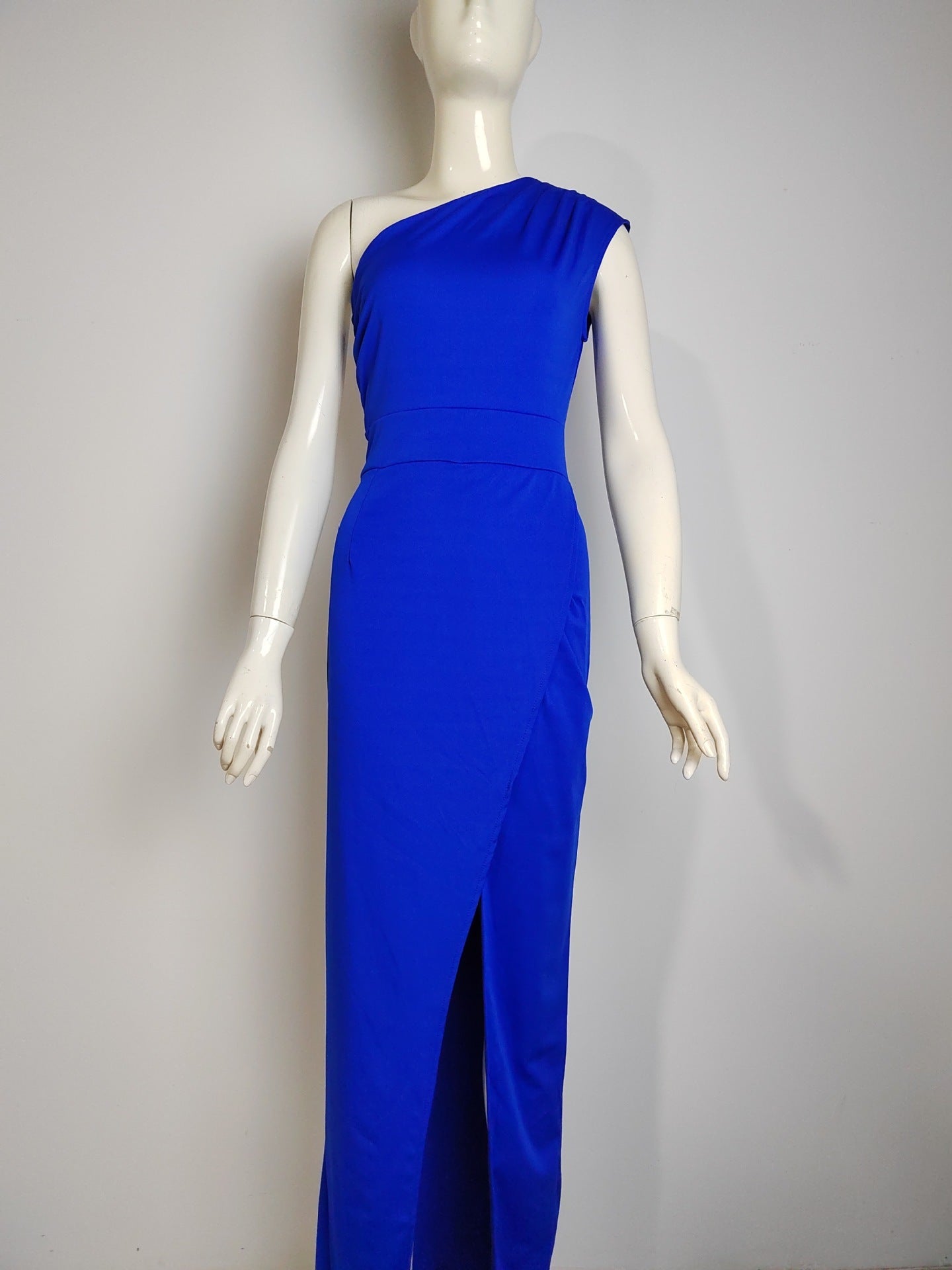 Women's One-shoulder High Waist Front Slit Temperament Dress.