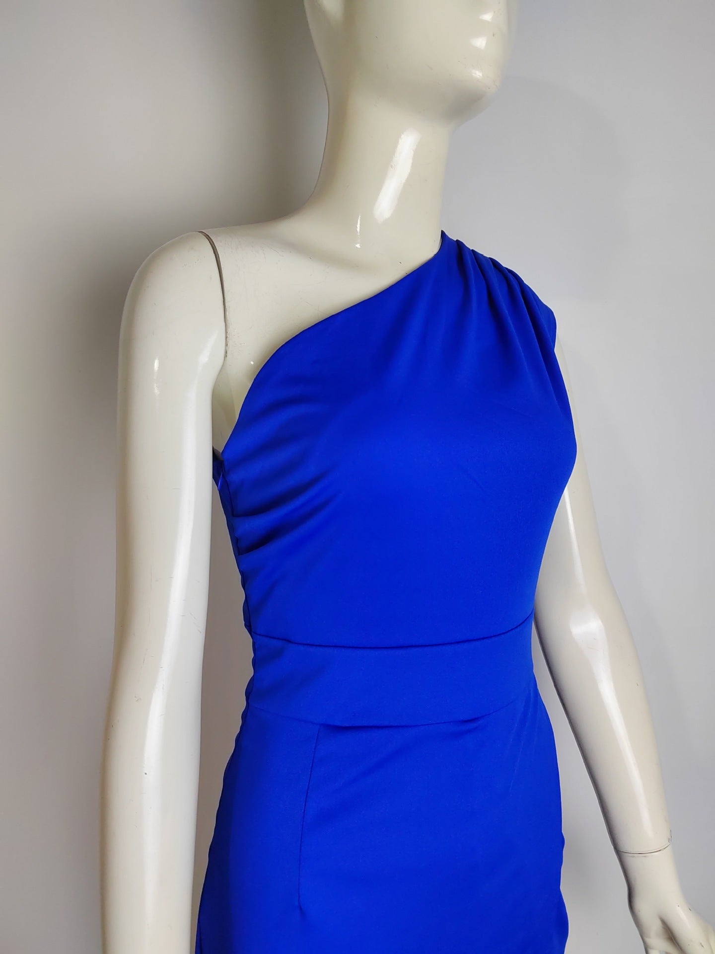 Robe une épaule taille haute fendu.Elégante Tempérament